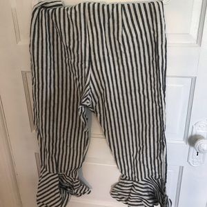 Striped cropped pants